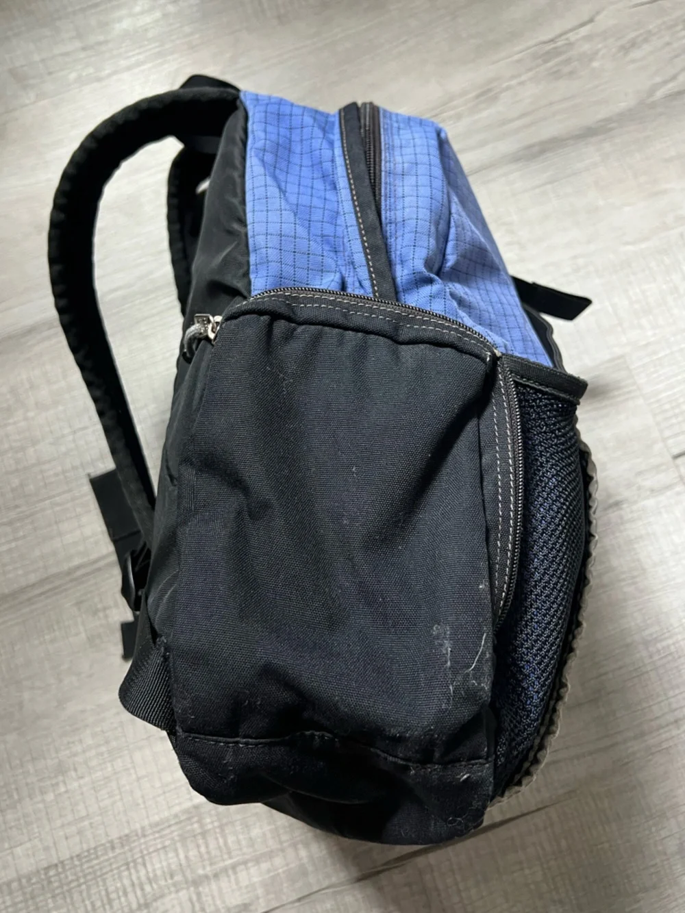 VINTAGE REI Little Teton Blue and Black Daypack with Bottle Pocket